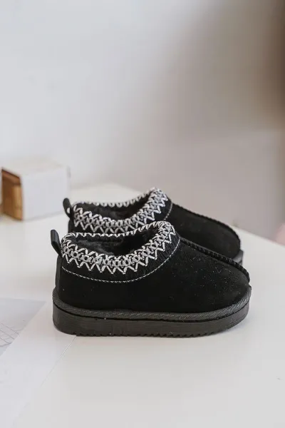 Children's ankle snow boots on a platform insulated with fur black Vilabria