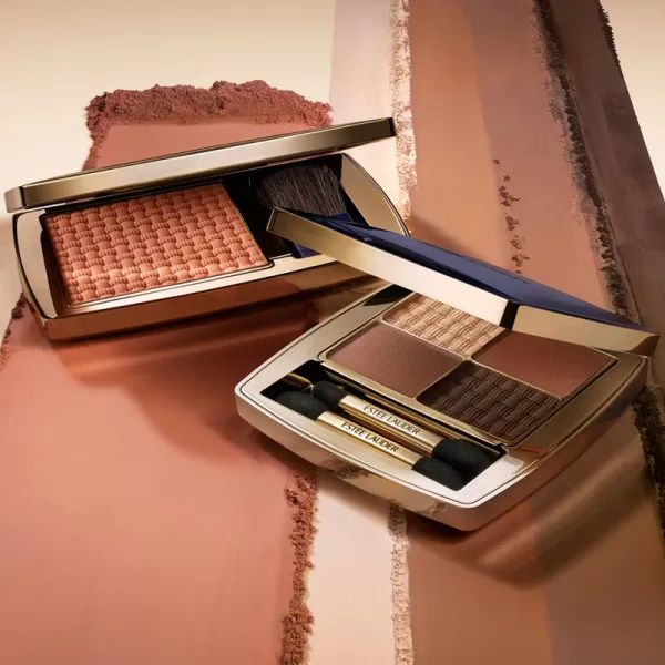 Estée Lauder Pure Color The Essential Eyeshadow Quad paletka očných tieňov s aplikátorom odtieň Gallery Hop 4 g