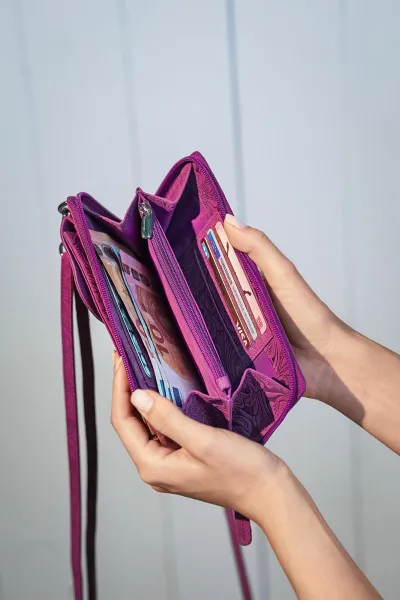 Weltbild Dámská kožená kabelka na mobil Tendrils, magenta