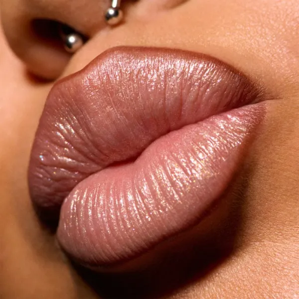MAC Cosmetics Dazzlelips Crayon trblietavý rúž v ceruzke odtieň Crown Jewel 1.5 g