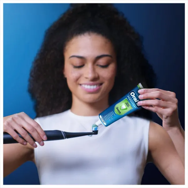 Oral-B Pro-Expert Fresh Breath zubná pasta pre svieži dych Cool Mint 75 ml