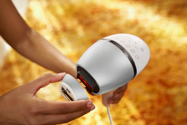 Philips Lumea IPL 8000 BRI940/00 inteligentné IPL zariadenie na odstránenie chĺpkov 1 ks