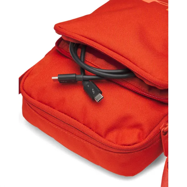 Malá taška cez rameno UNDER ARMOUR UA Essential Lite Crossbody