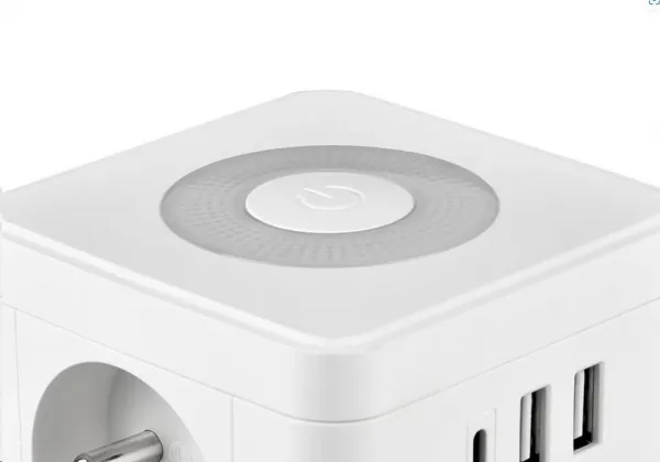Viking síťový adaptér Y23L, 2x 230 V, 1x USB-A, 2x USB-C, dotykové světlo, bílá