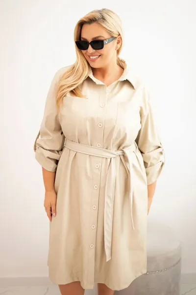Legínovo Dámske šaty z eko-kože Plus Size s opaskom a golierom hnedé Farba: Čierna, Veľkosť: 4XL/5XL