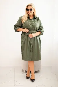 Legínovo Dámske šaty z eko-kože Plus Size s opaskom a golierom hnedé Farba: Béžová, Veľkosť: 2XL/3XL