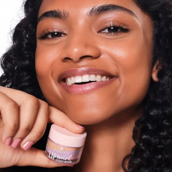 essence LIP swirl peeling na pery 8 g