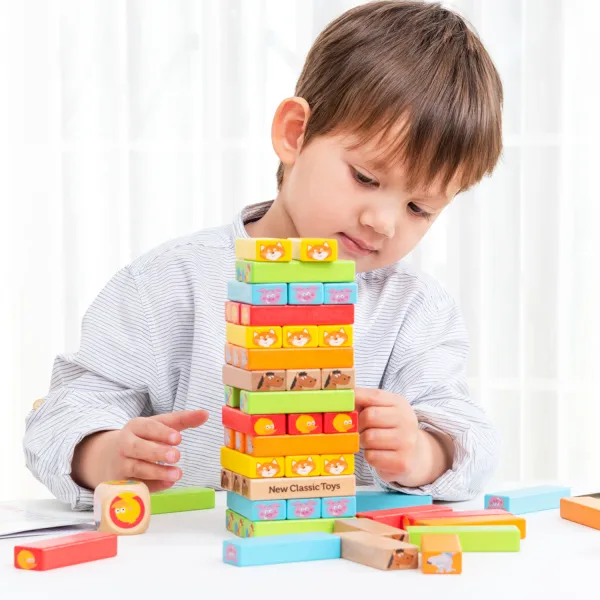 Drevená veža Jenga so zvieratkami