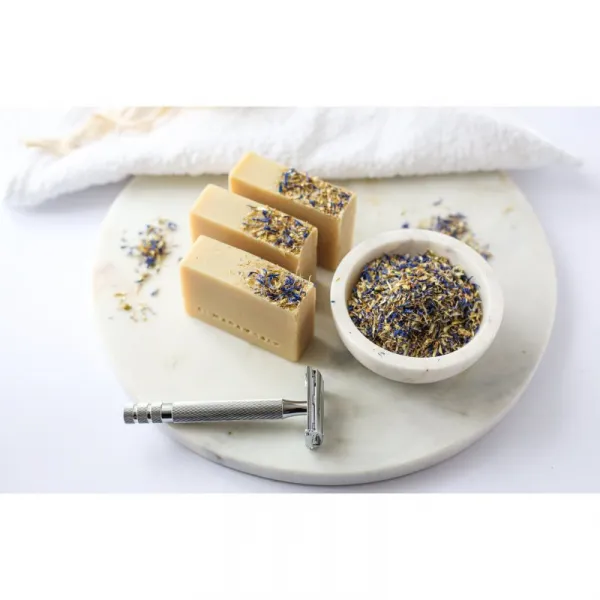 Almara Soap Natural Shave It All prírodné tuhé mydlo na holenie 90 g