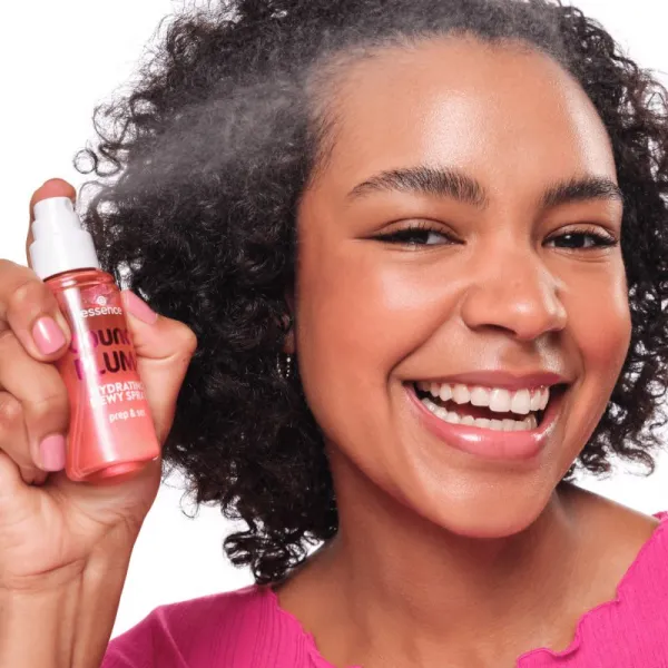 essence bouncy PLUMP fixačný sprej na make-up s hydratačným účinkom 50 ml