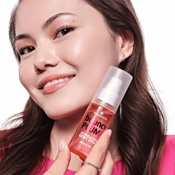 essence bouncy PLUMP fixačný sprej na make-up s hydratačným účinkom 50 ml