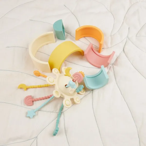 Bieco Silicone Activity Planet aktivity hračka 1 ks
