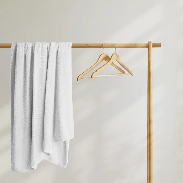Deka z mikrovlákna DecoKing Toby biela, veľkosť 150x200
