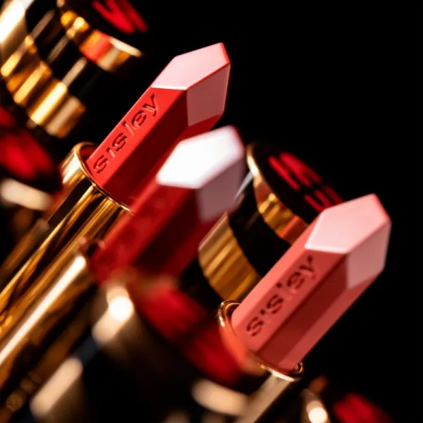 Sisley Phyto Rouge luxusný vyživujúci rúž s kyselinou hyalurónovou odtieň 27 Rose Bolchoi 3.4 g