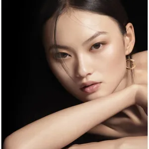 GUERLAIN Parure Gold Skin Control kompaktný zmatňujúci make-up odtieň 1W Warm 8.7 g