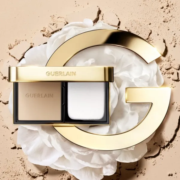 GUERLAIN Parure Gold Skin Control kompaktný zmatňujúci make-up odtieň 1W Warm 8.7 g