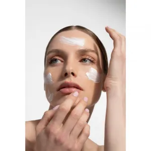 Revuele Double Hyaluron + B5 Moisturizer hydratačný a zvláčňujúci krém proti vráskam 50 ml