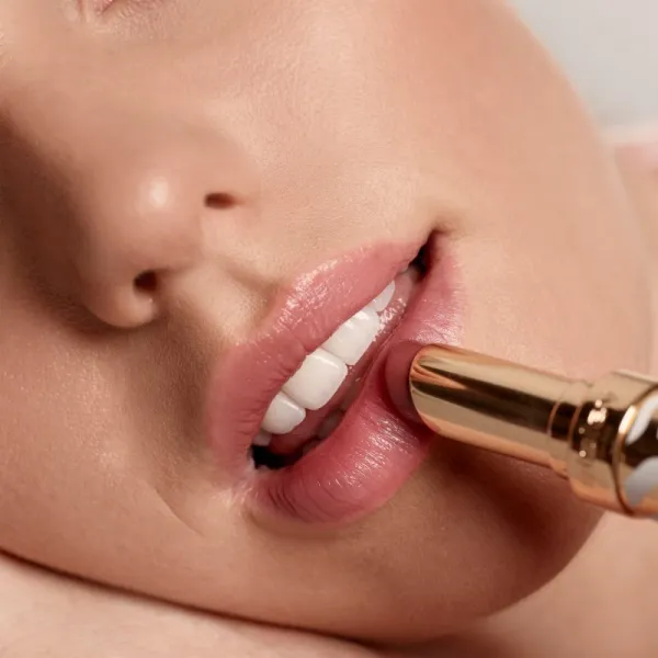 Sisley Phyto-Lip Balm intenzívny hydratačný balzam na pery s vitamínom E odtieň 3 Crush 3 g
