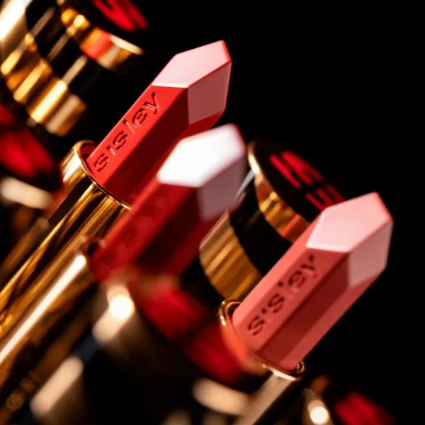 Sisley Phyto Rouge luxusný vyživujúci rúž s kyselinou hyalurónovou odtieň 45 Rouge Milano 3.4 g