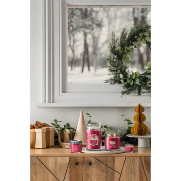 Yankee Candle Santa On Skis vonná sviečka Signature 122 g