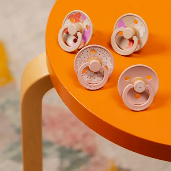 BIBS STUDIO Colour Jasmine cumlíky z prírodného kaučuku 2ks - veľkosť 2 - Blush Mix