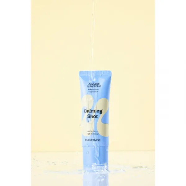 MAMONDE Calming Shot Azulene Suncream ochranný pleťový krém s upokojujúcim účinkom SPF 50+ 35 ml