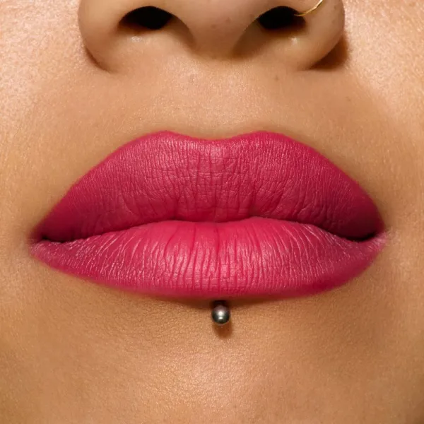 MAC Cosmetics MACximal Silky Matte Lipstick matný rúž odtieň Hot Girl Pink 3.5 g