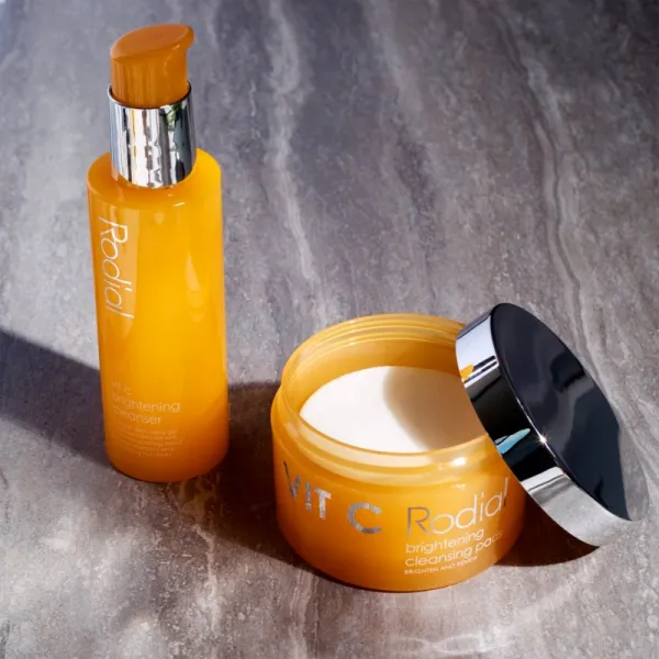 Rodial Vit C Brightening Cleanser rozjasňujúci čistiaci gel 135 ml