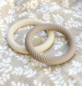 A Little Lovely Company - silikónové hryzadielka - taupe, 2 ks