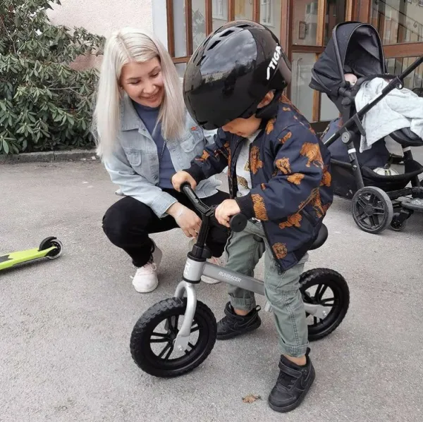 Odrážadlo STIGA Runracer C10, strieborné
