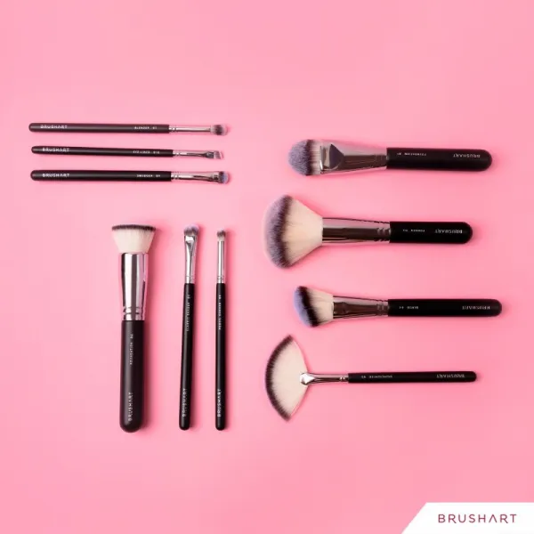 BrushArt Professional B1 Flat foundation brush štetec na tekutý make-up B1 1 ks