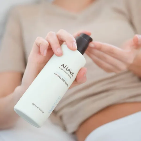 AHAVA Body Essential Hydration minerálne telové mlieko 250 ml