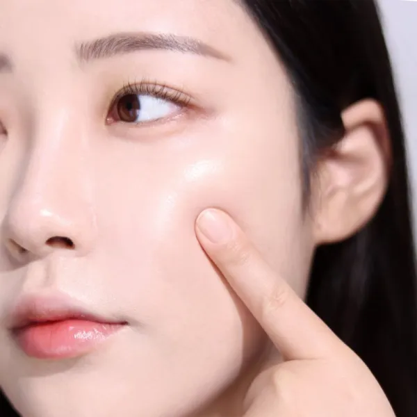 espoir Pro Tailor Foundation Be Glow hydratačný make-up pre rozjasnenie pleti odtieň 20 Vanilla 30 g