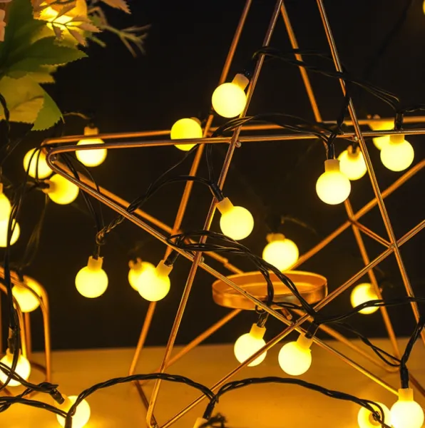 Vianočnáreťazguličky100LED-10m-8režimov100LED/10m