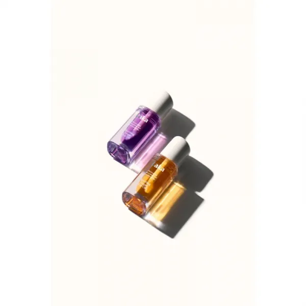 Laka Soothing Vegan Lip Oil olej na pery s upokojujúcim účinkom odtieň Nourishing Yellow 4.5 ml