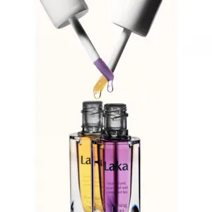 Laka Soothing Vegan Lip Oil olej na pery s upokojujúcim účinkom odtieň Nourishing Yellow 4.5 ml