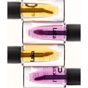 Laka Soothing Vegan Lip Oil olej na pery s upokojujúcim účinkom odtieň Nourishing Yellow 4.5 ml