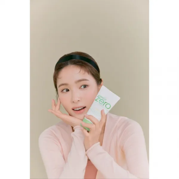 Banila Co. clean it zero pore clarifying krémová čistiaca pena pre hydratáciu pleti a minimalizáciu pórov 150 ml