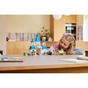 LEGO® Disney™ 43275 Popoluškin zámok a kočiar s koňmi
