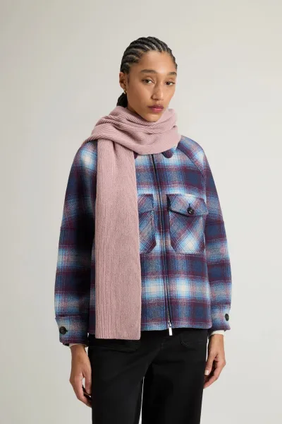 Šál Woolrich Cashmere Ribbed Scarf Woodrose