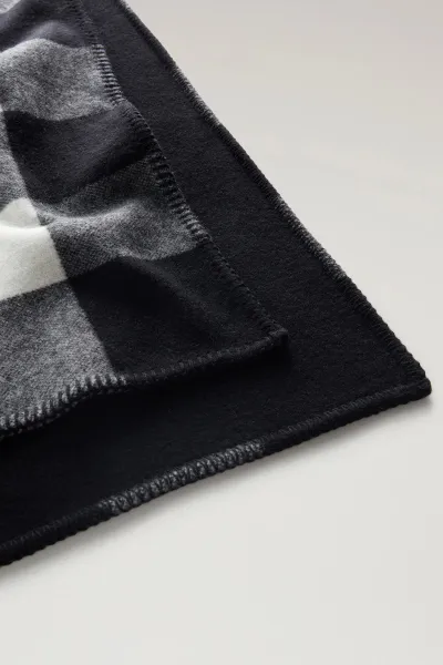Deka Woolrich Buffalo Check Throw White Buffalo