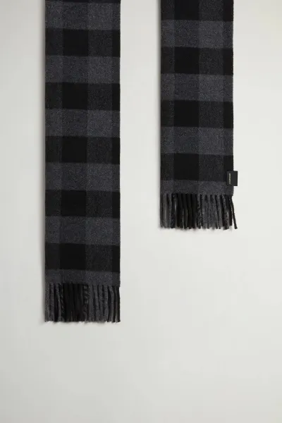 Šál Woolrich Wool Buffalo Check Scarf Charcoal Buffalo