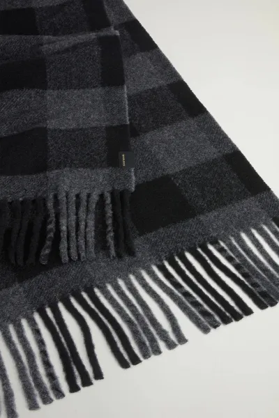 Šál Woolrich Wool Buffalo Check Scarf Charcoal Buffalo