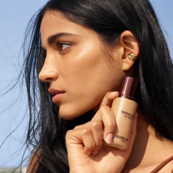 GUERLAIN Terracotta Le Teint tekutý make-up pre prirodzený vzhľad odtieň 4N Neutral 35 ml