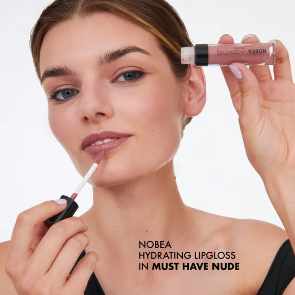 NOBEA Day-to-Day Hydrating Lipgloss hydratačný lesk na pery Must Have Nude 7 ml
