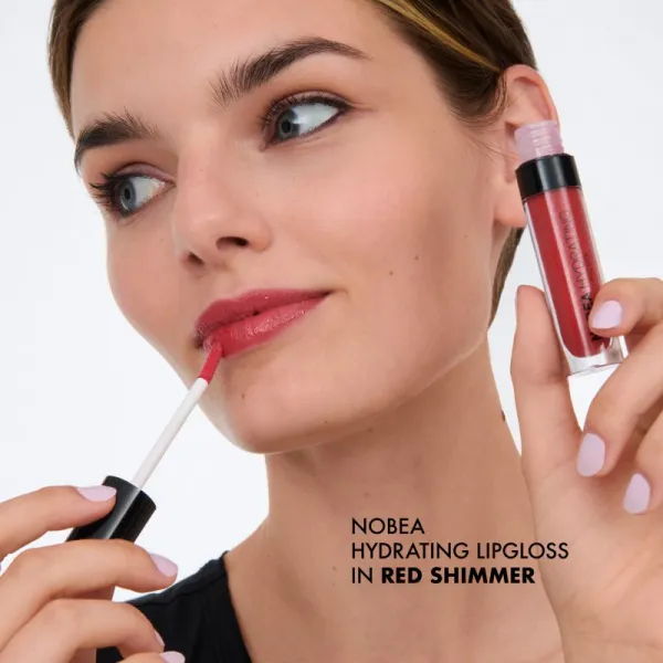NOBEA Day-to-Day Hydrating Lipgloss hydratačný lesk na pery Red Shimmer 7 ml