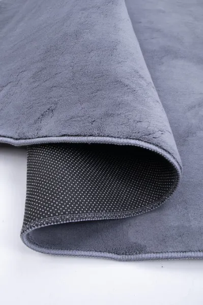 Protišmykový koberec PLUSH tmavosivý