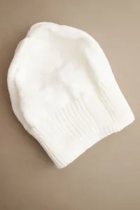 Dámska zimná čiapka Kesi z vlny biela
