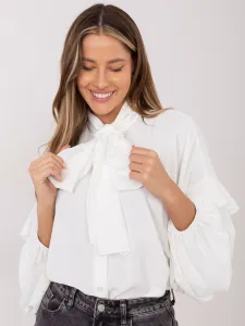 Elegantná biela blúzka s viazaním