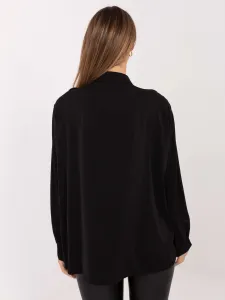 Čierna vzorovaná blúzka s volánmi
